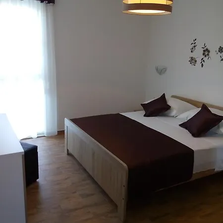 Duje Old Town * טרוגיר