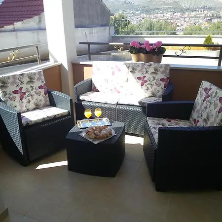 Duje Old Town * טרוגיר