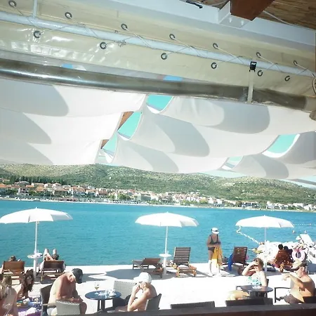 Duje Old Town טרוגיר